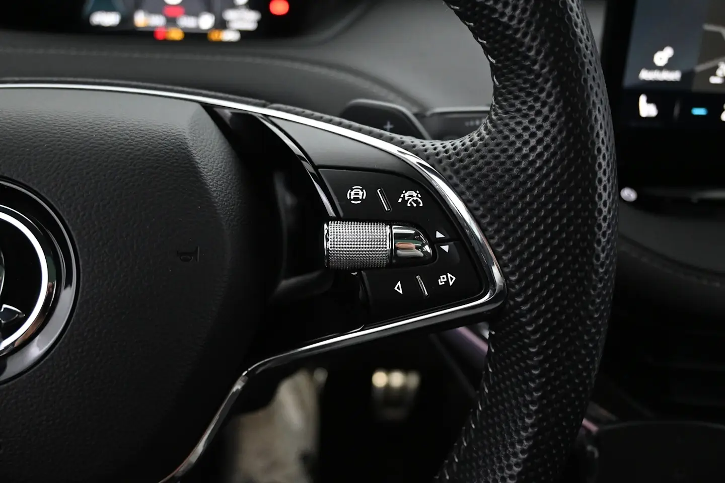 Car Image - 3QMFJkQ8i6z3ZHbsewKFoA