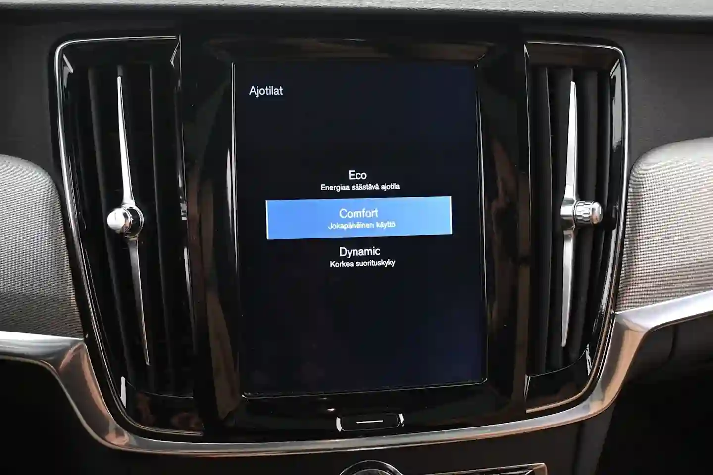 Car Image - 2kLJpdTRPefS0qQVbxAGRg