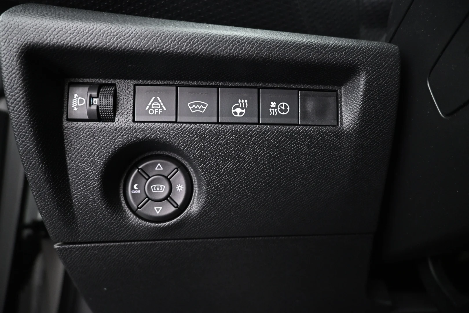 Car Image - 3eUv8X0m79eqD1jYcxlUlr