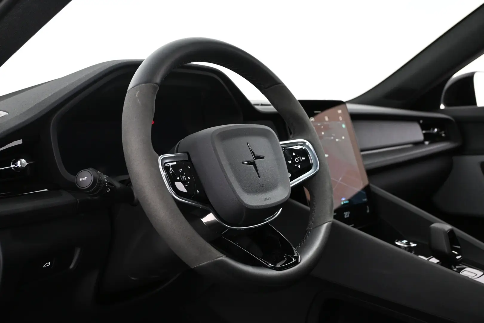 Car Image - JQG8Y4h8RvSYW9tK4zwyN