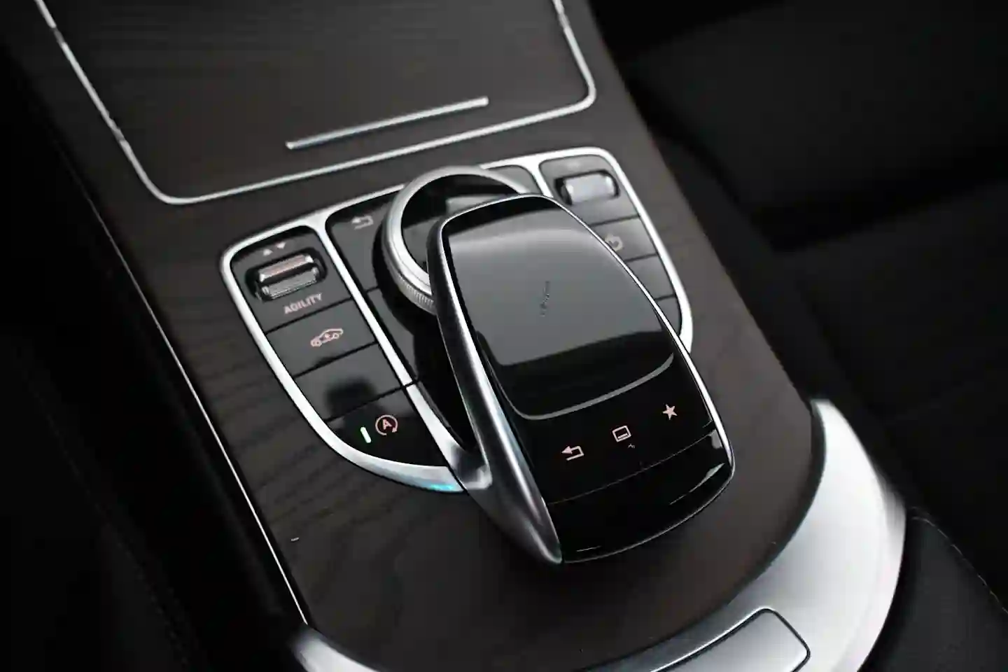 Car Image - se1VMIXdGUHLDtBpwiwz9