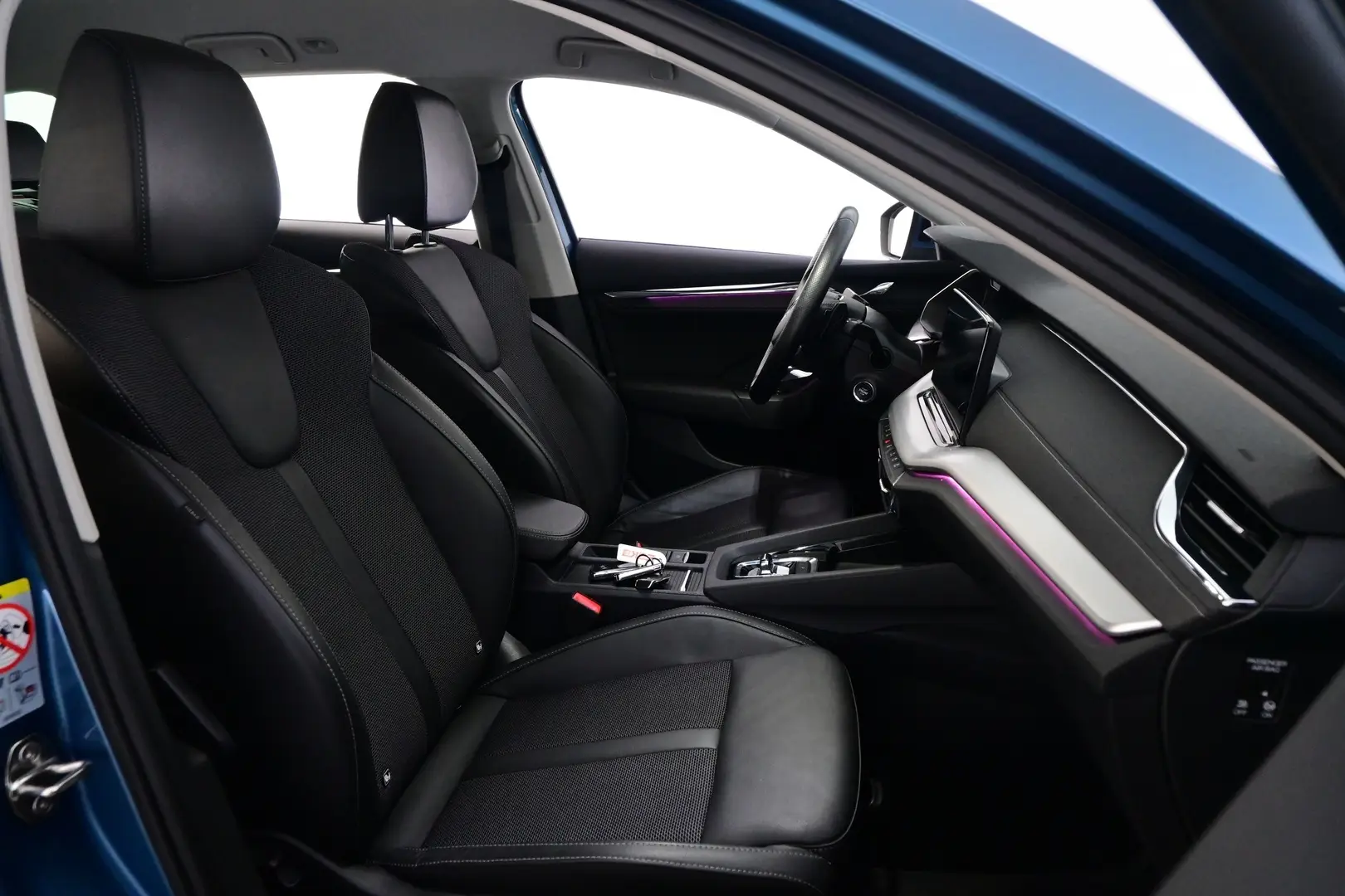 Car Image - 2RtFu7saWiXfKX4kXyRE1q