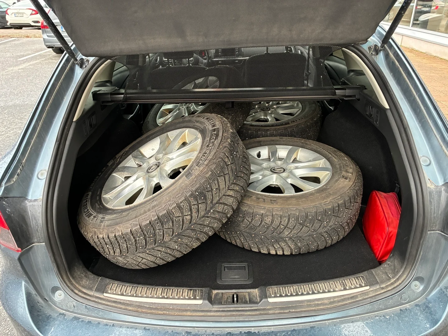 Car Image - 1aS2IkBo2OhRnOtUpt3R9T