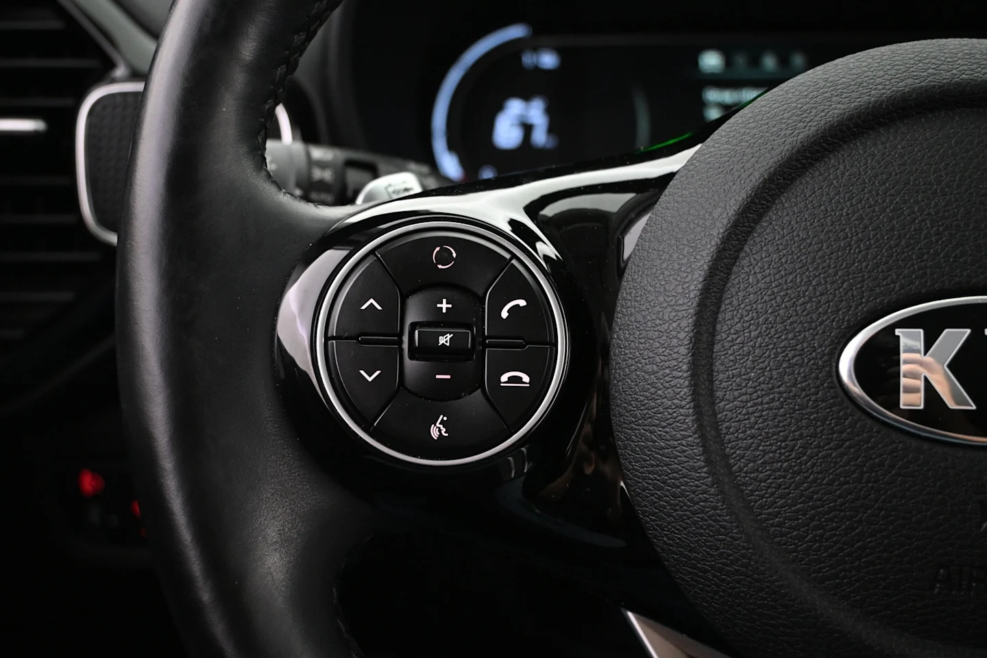 Car Image - 570s2uwDqmNOTNwKLMtrTm