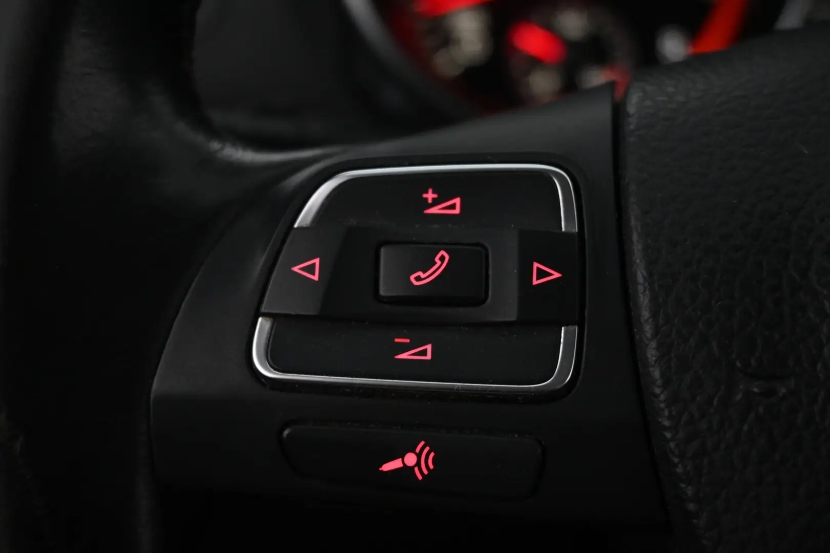 Car Image - 1RHrr6IdQq6AT0oHzhn2os