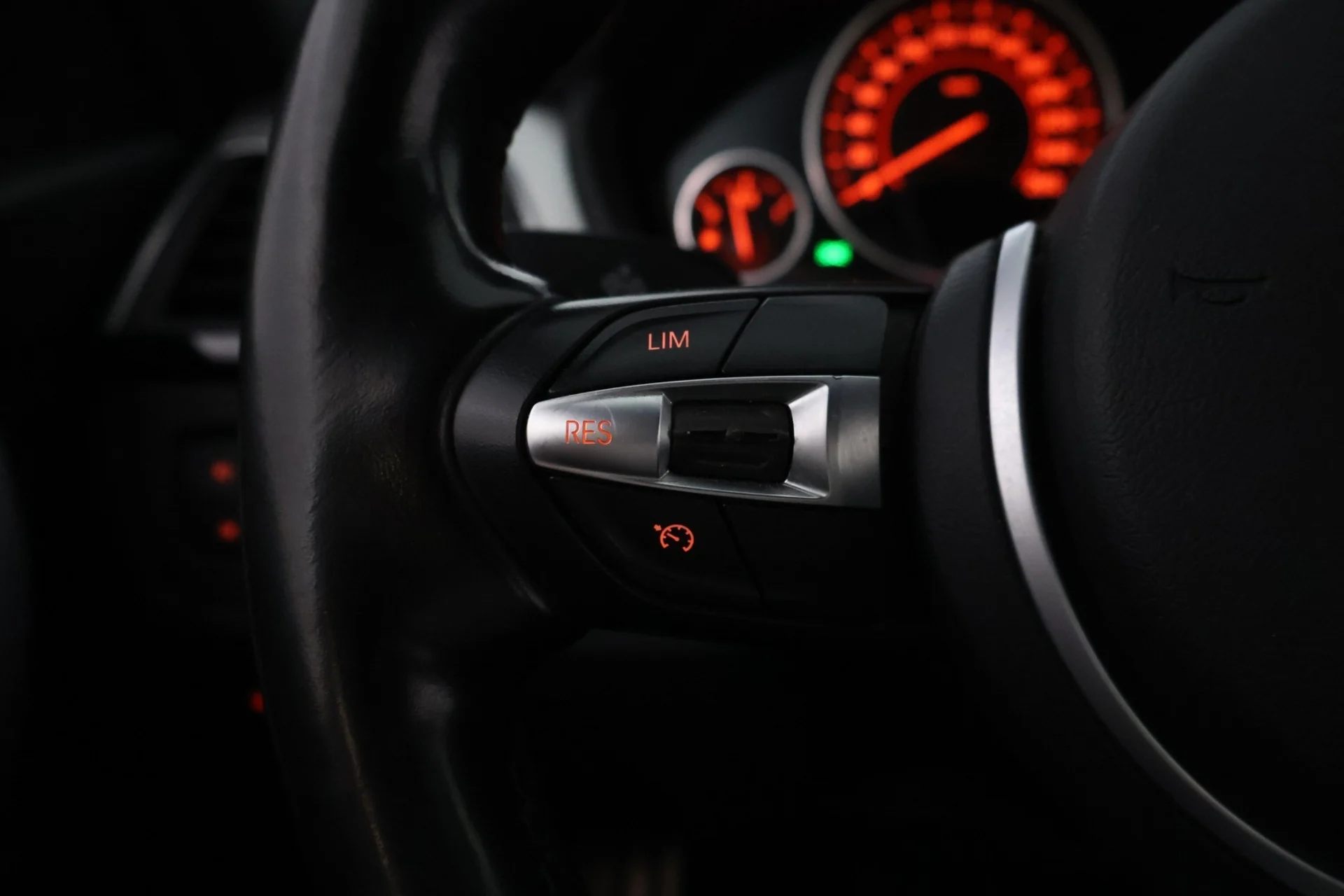 Car Image - dCIKFaSn5rqaGlC5zfkI8