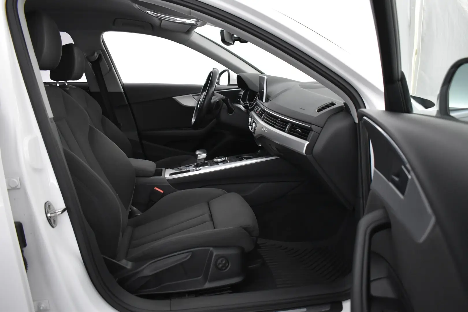 Car Image - CbWrgIT26ZKjsg0X15c85