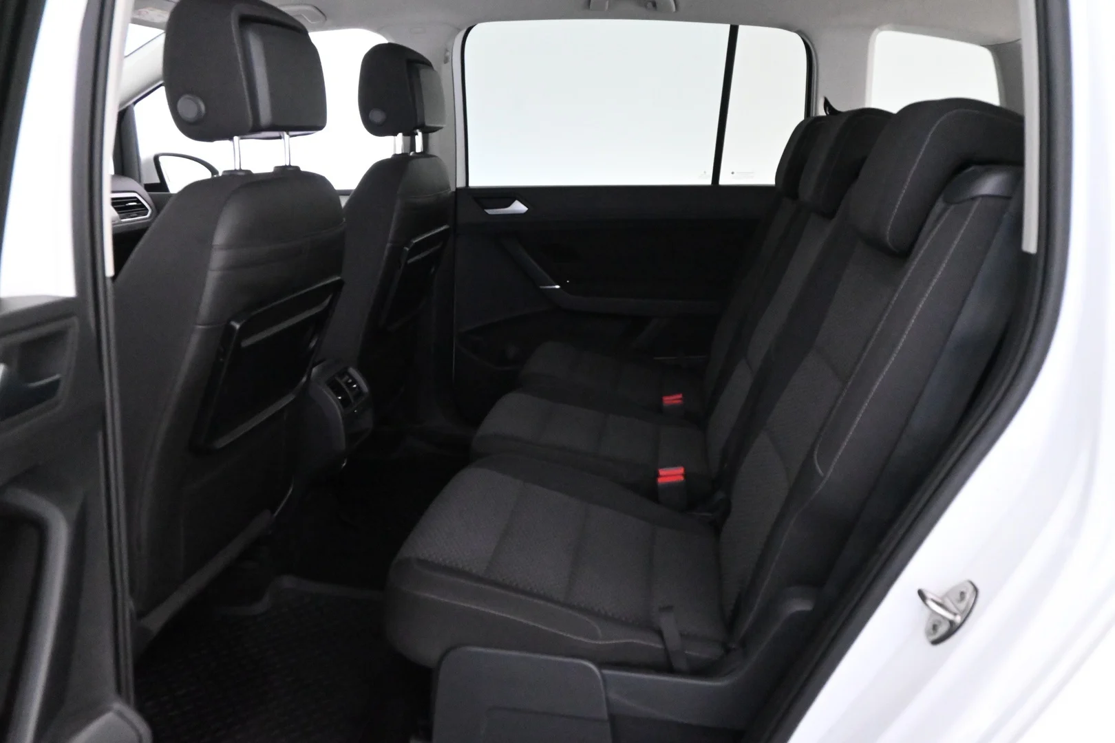 Car Image - 3S74EZqrVX2PuirwHZ92N5