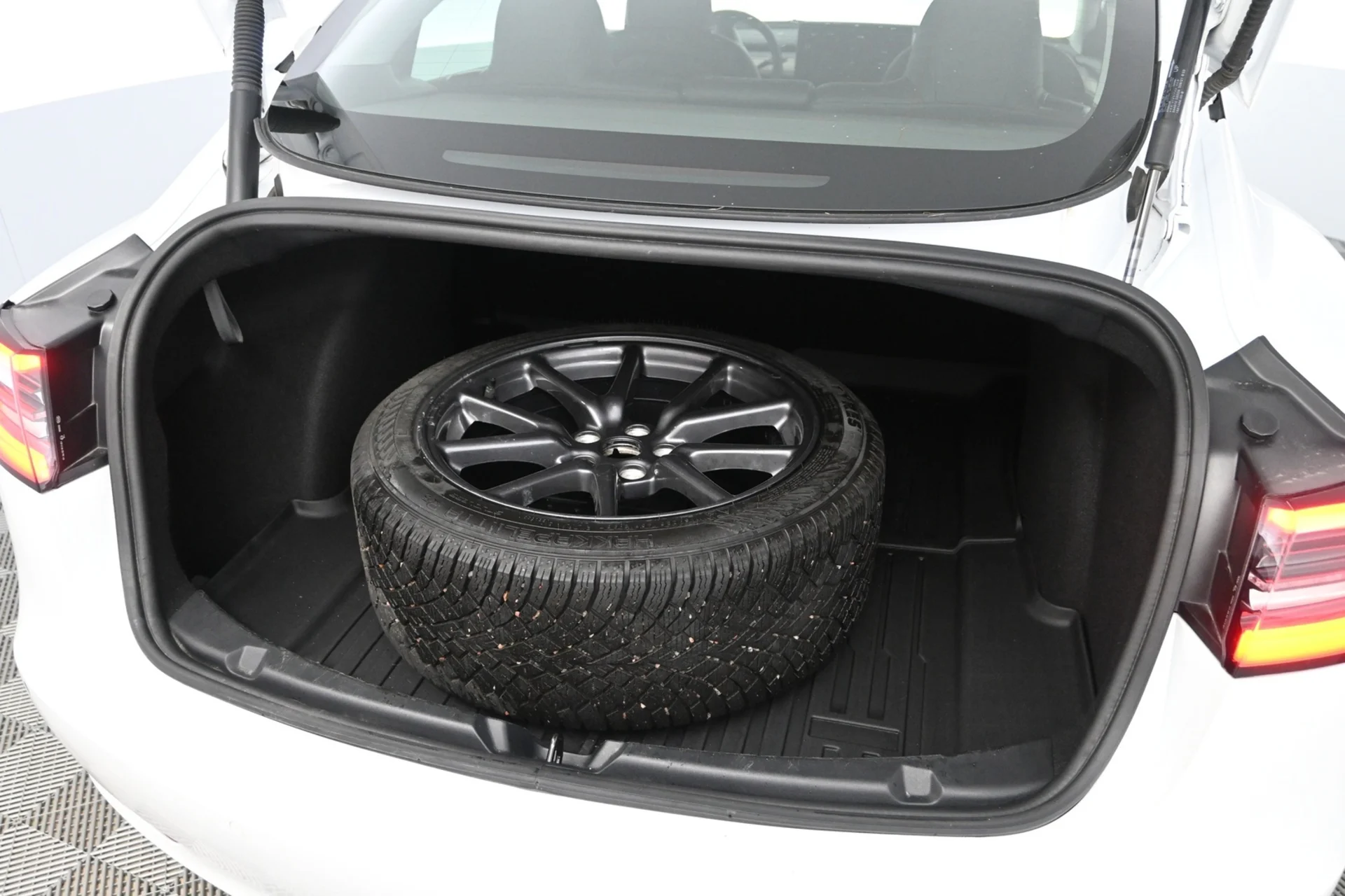 Car Image - 3MLmFNQ20978r3ykSnVEyV