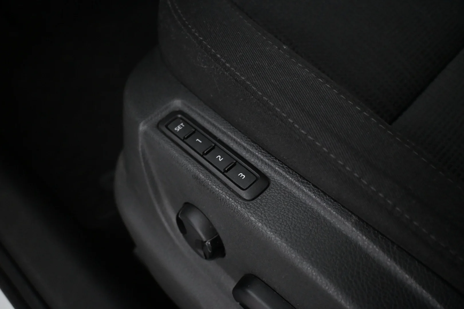Car Image - 7L1sp9m9TnY8U71oJalGuT