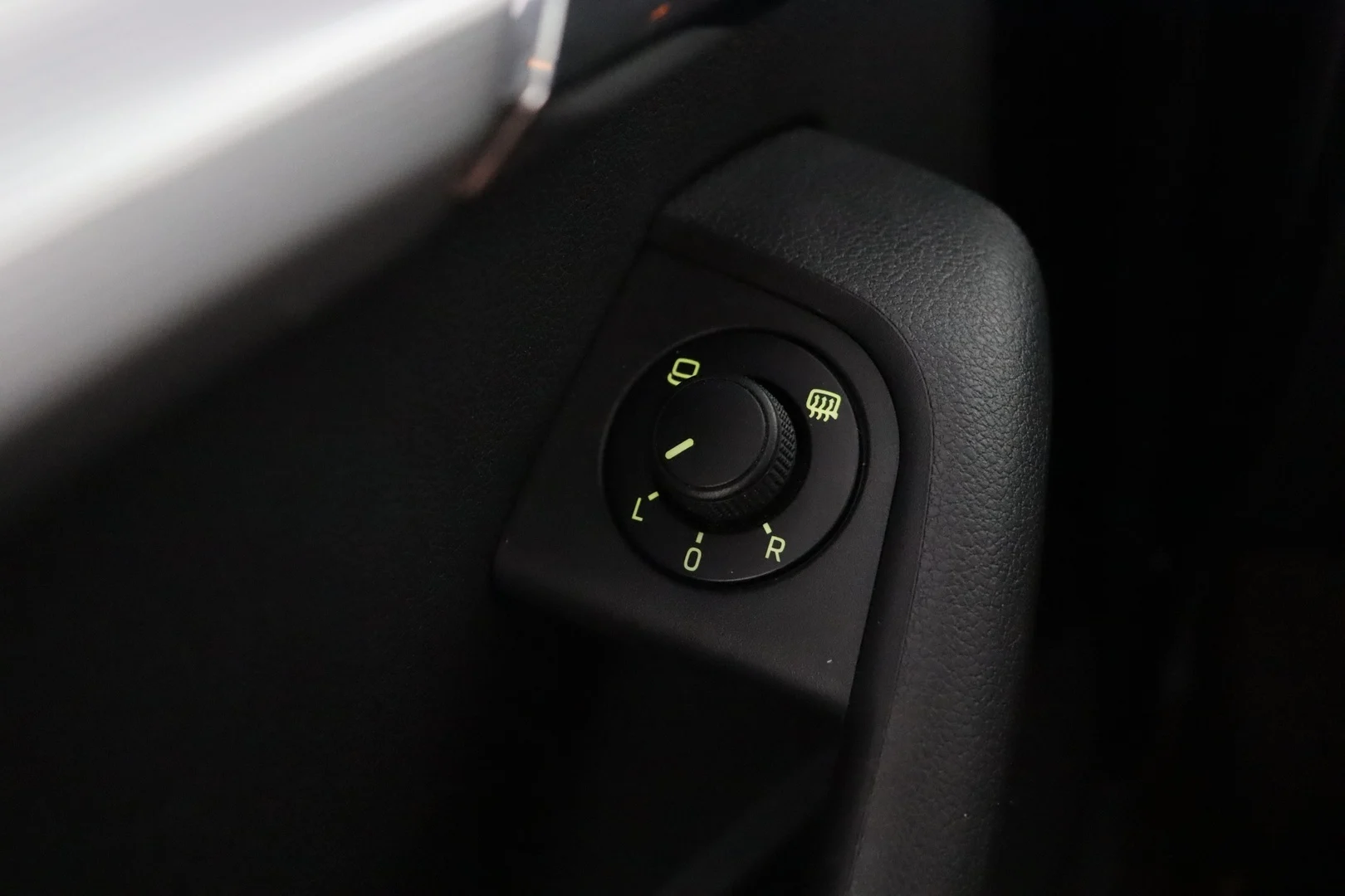 Car Image - 6576wZ1kye2zINsjOvgQw0