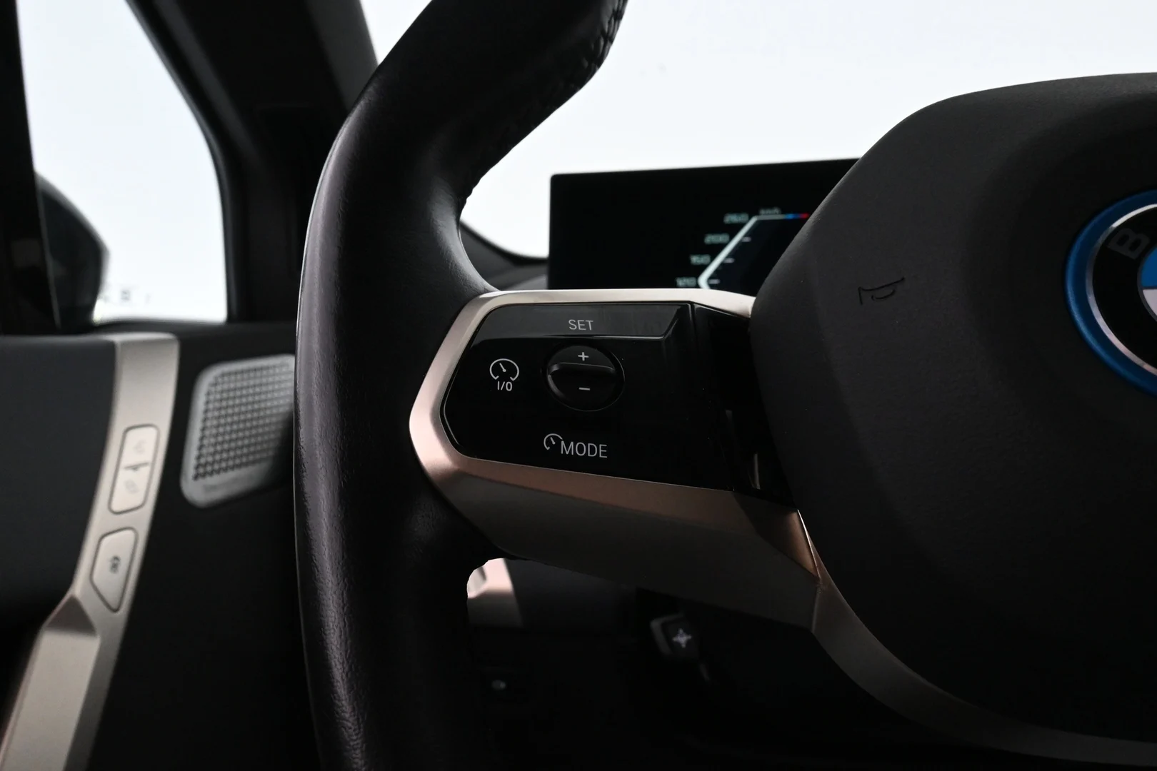 Car Image - 4K6Hz0TvUQsxtr35OYwuH7