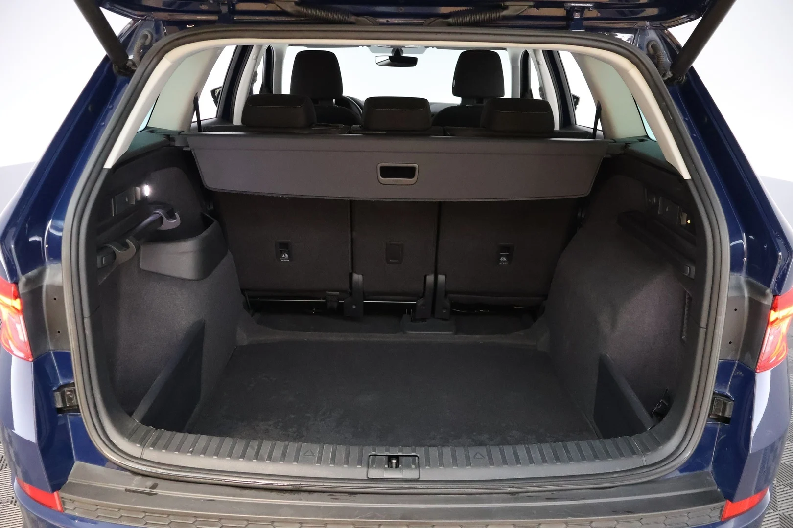 Car Image - 7uogmKNpzf2aIPJcpooVbm