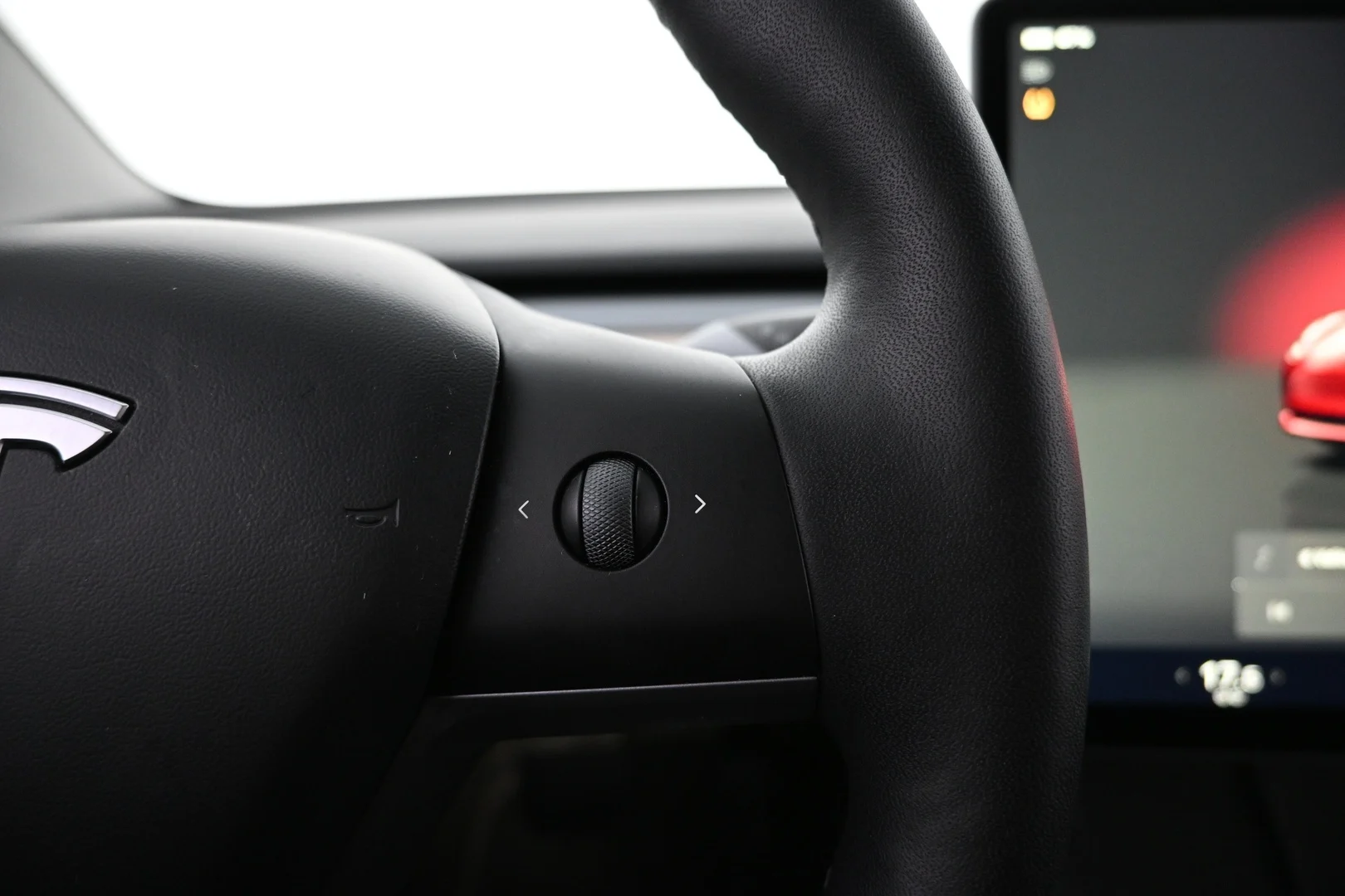 Car Image - 2c3A2yztsy4cCuXi5v33r8