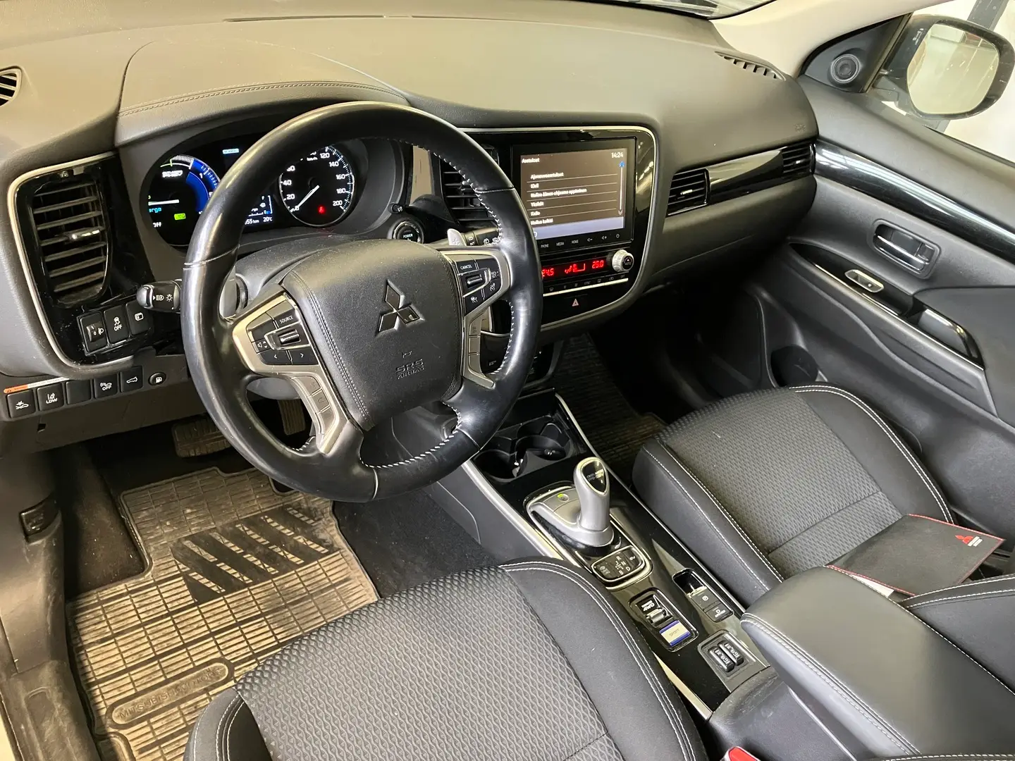 Car Image - 5qaMhbRE19mFT6T9xDUk4l