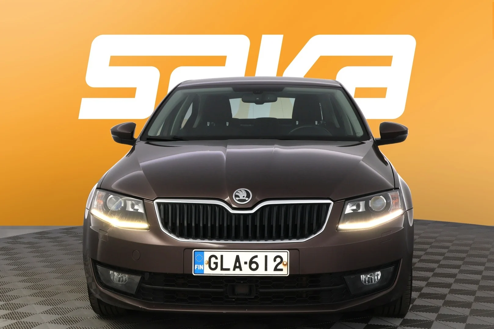 Car Image - cxsyamBhtsBNUxigIHbvd