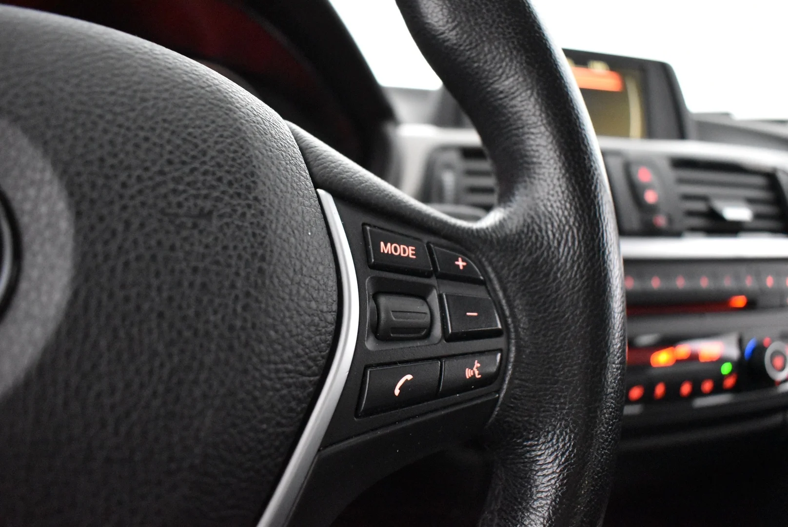Car Image - 1fsjCbeoVV8EYoXFR6NBJg