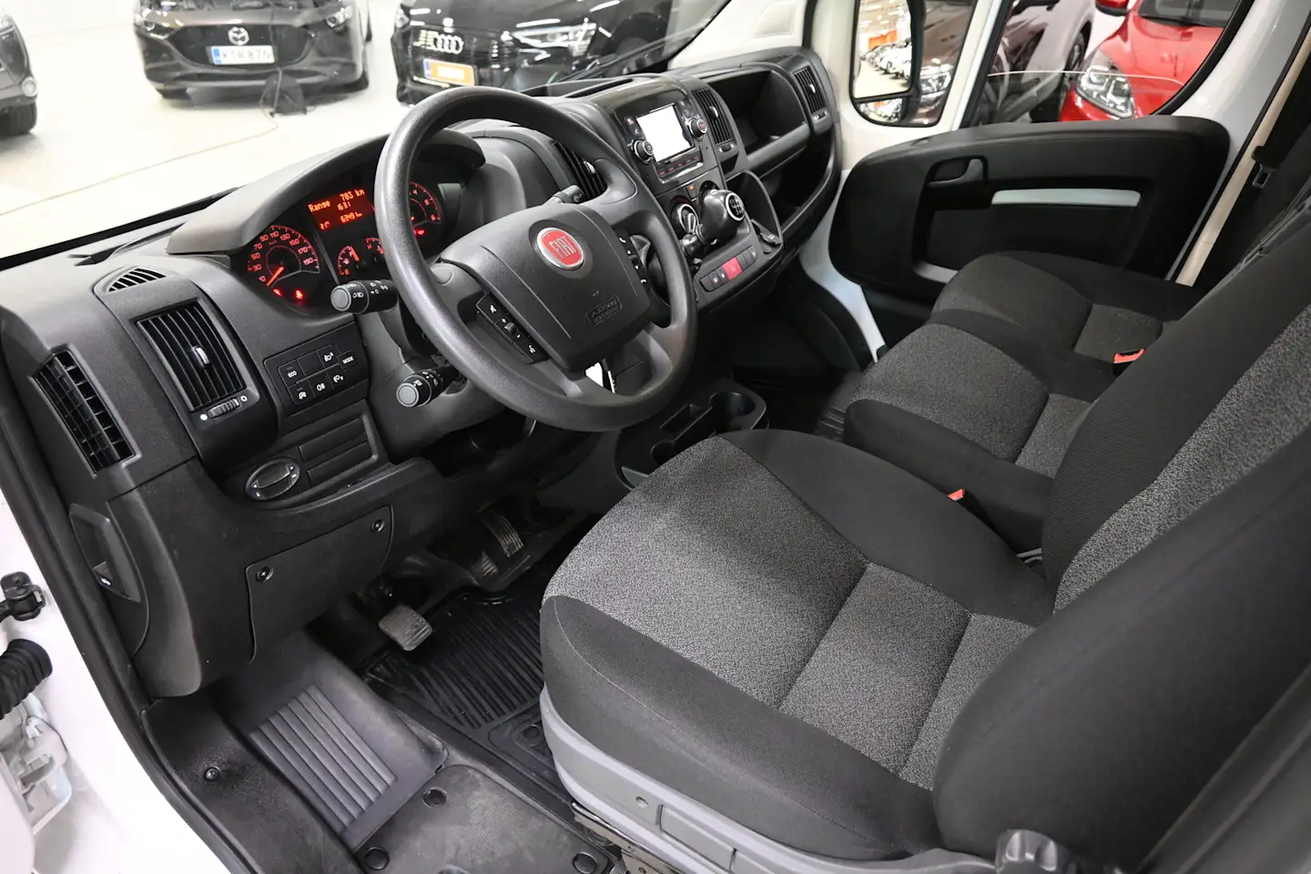 Car Image - 6Dn73sRGvTxfNKcRKL3wSb