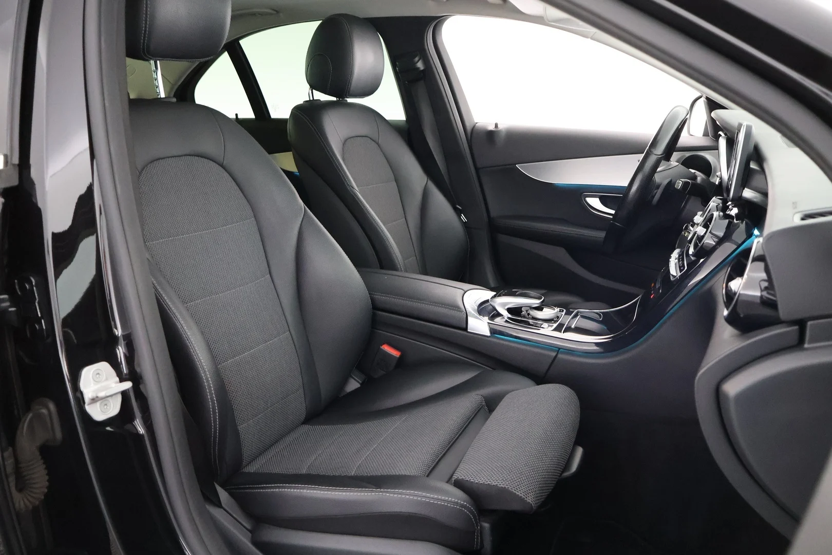 Car Image - 29nSzOy1jFdDxpmMZ30ZDz