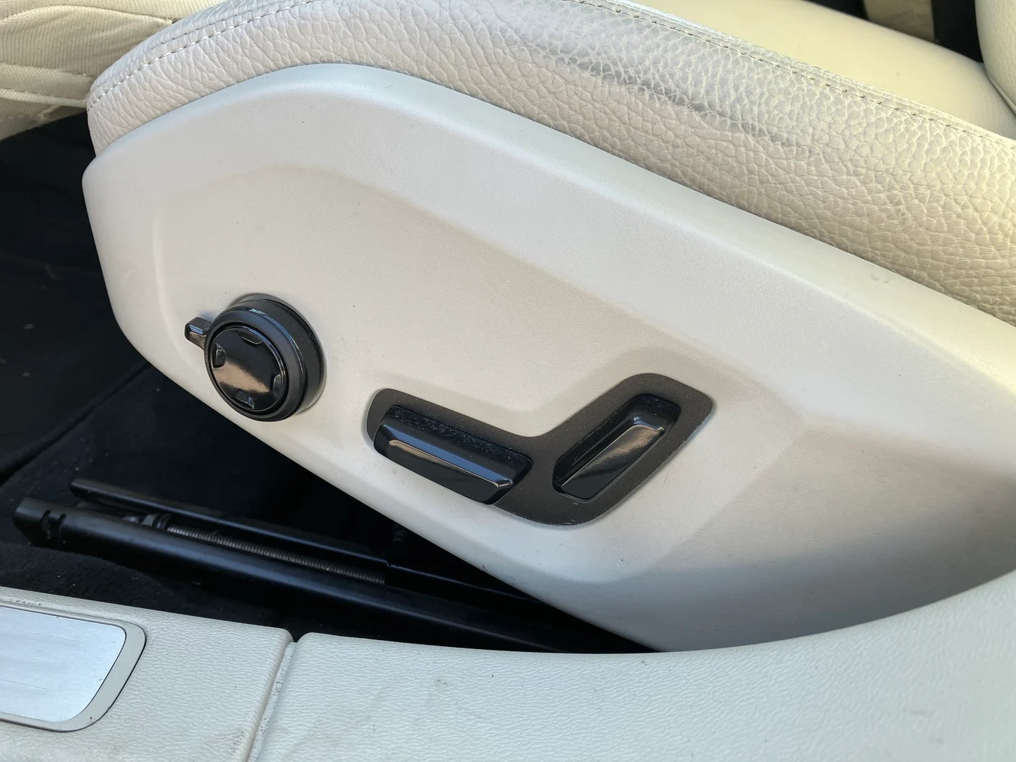 Car Image - 1938w40ae7ApWkymqGUXlM