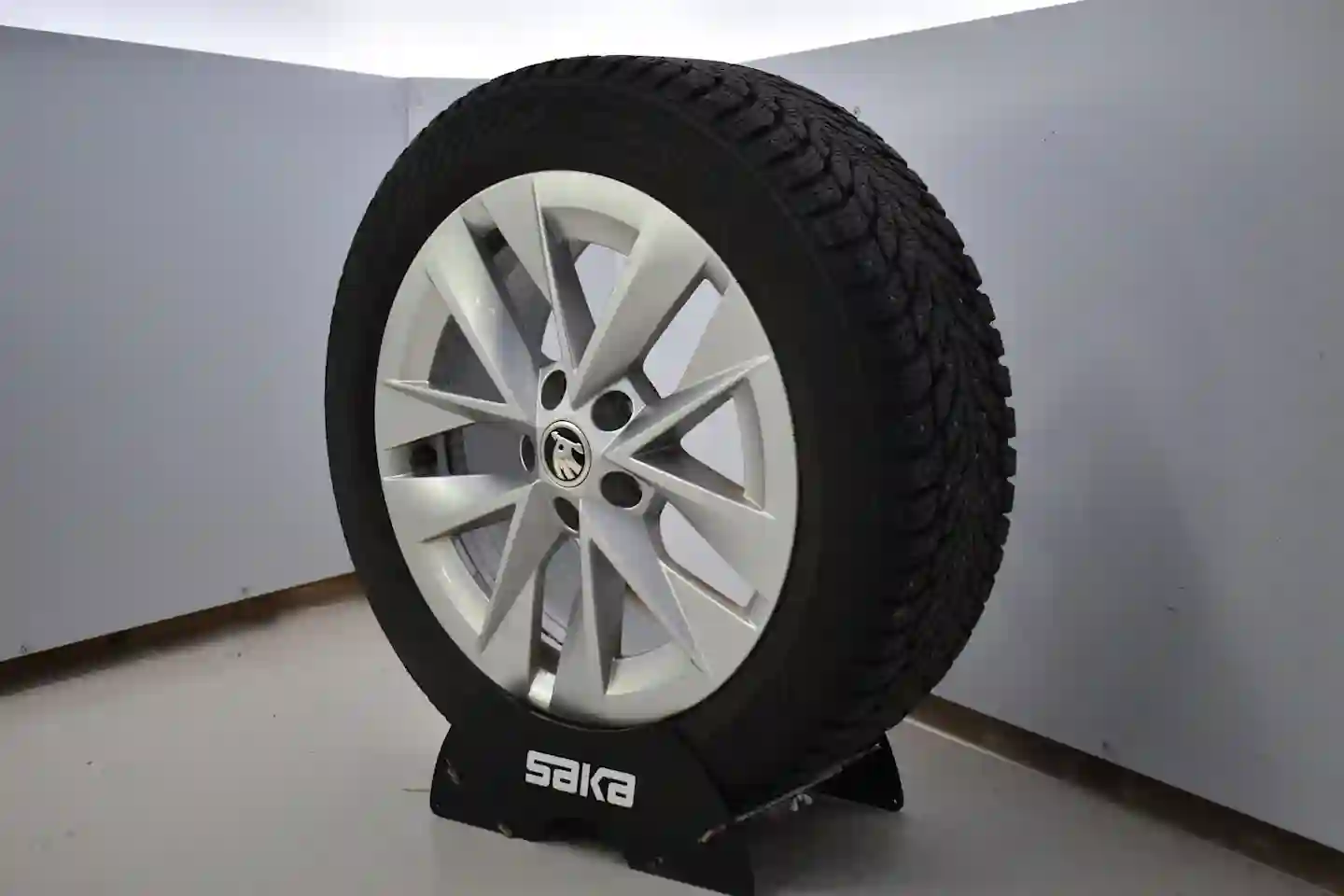 Car Image - 4Sikv2miem6Oo8Luqw4hWn
