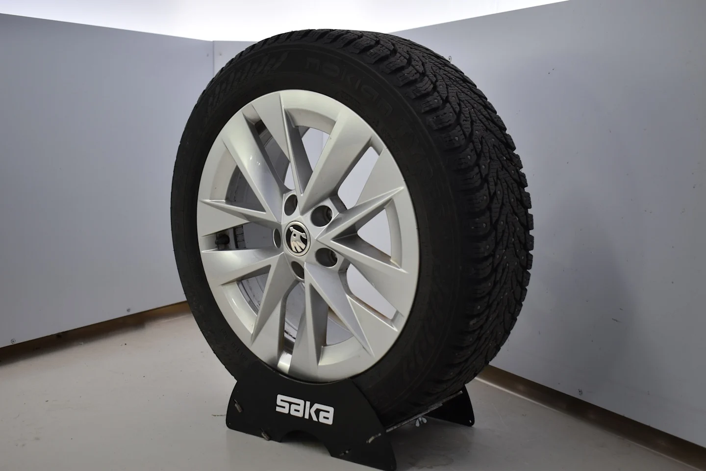 Car Image - 4Sikv2miem6Oo8Luqw4hWn