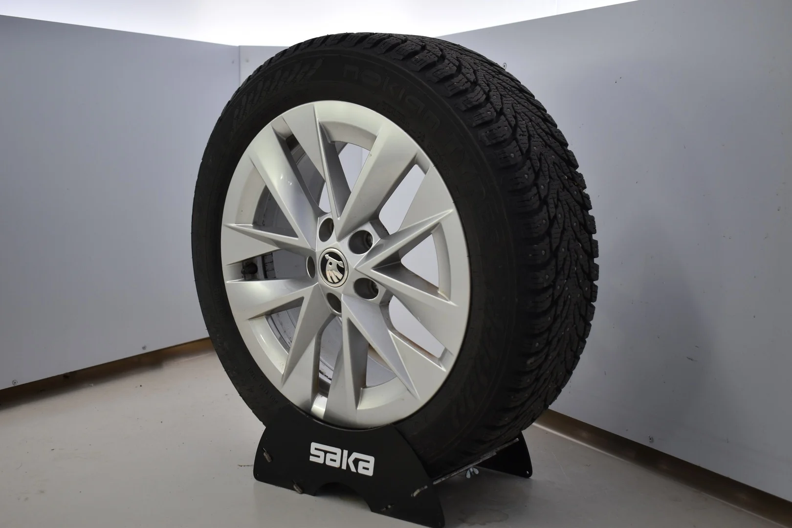 Car Image - 4Sikv2miem6Oo8Luqw4hWn