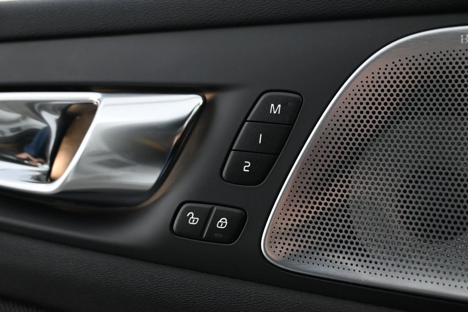 Car Image - 3bzAmxaplGNzHkvYxAyWv3