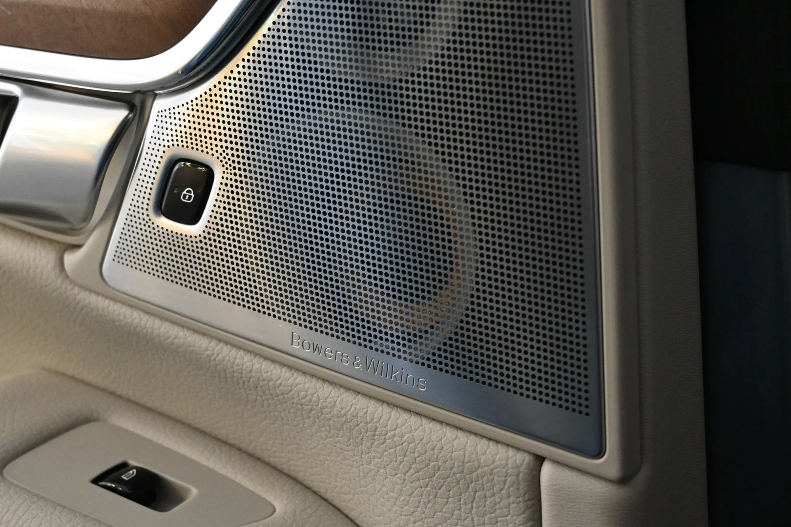 Car Image - 6iwjL8zM5164cbYVqZJ4MC