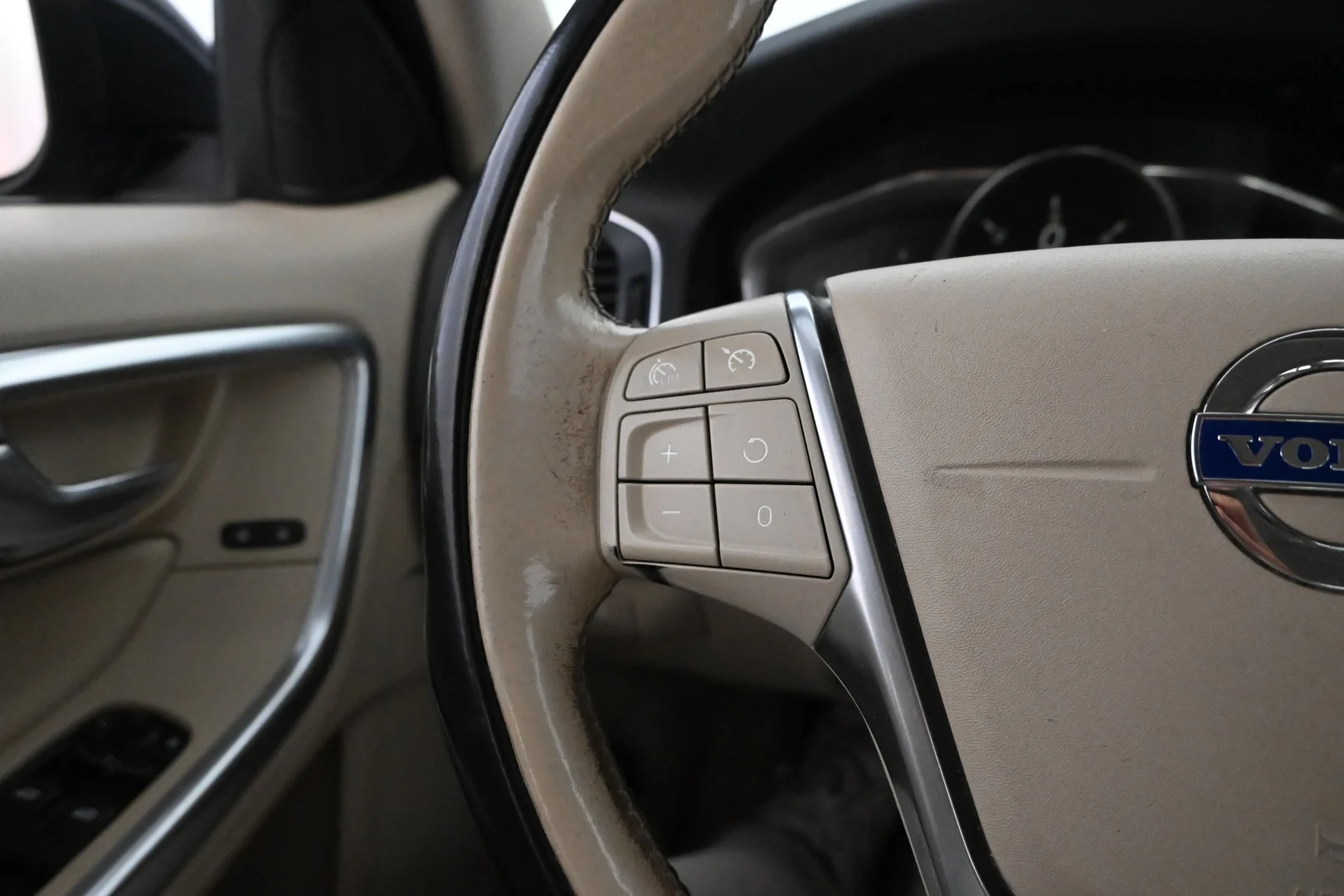 Car Image - kGJS473y6Cvb5cy8QhDmN