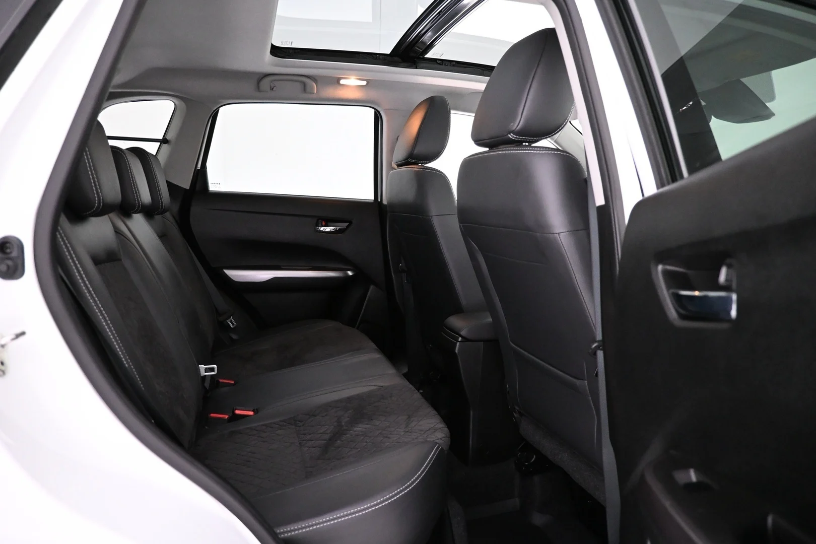 Car Image - 393NHazMXLg35TceCa4sGV