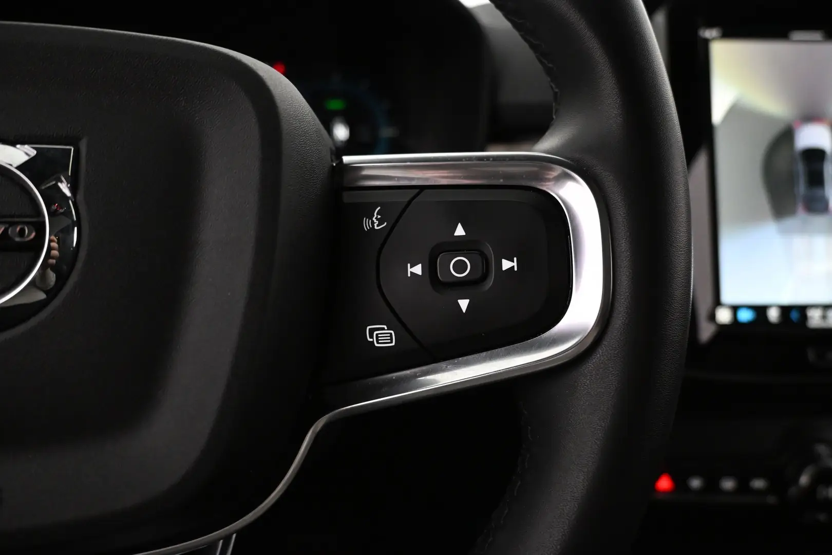 Car Image - 7DTzO37fzch0JrgK4MvxDi
