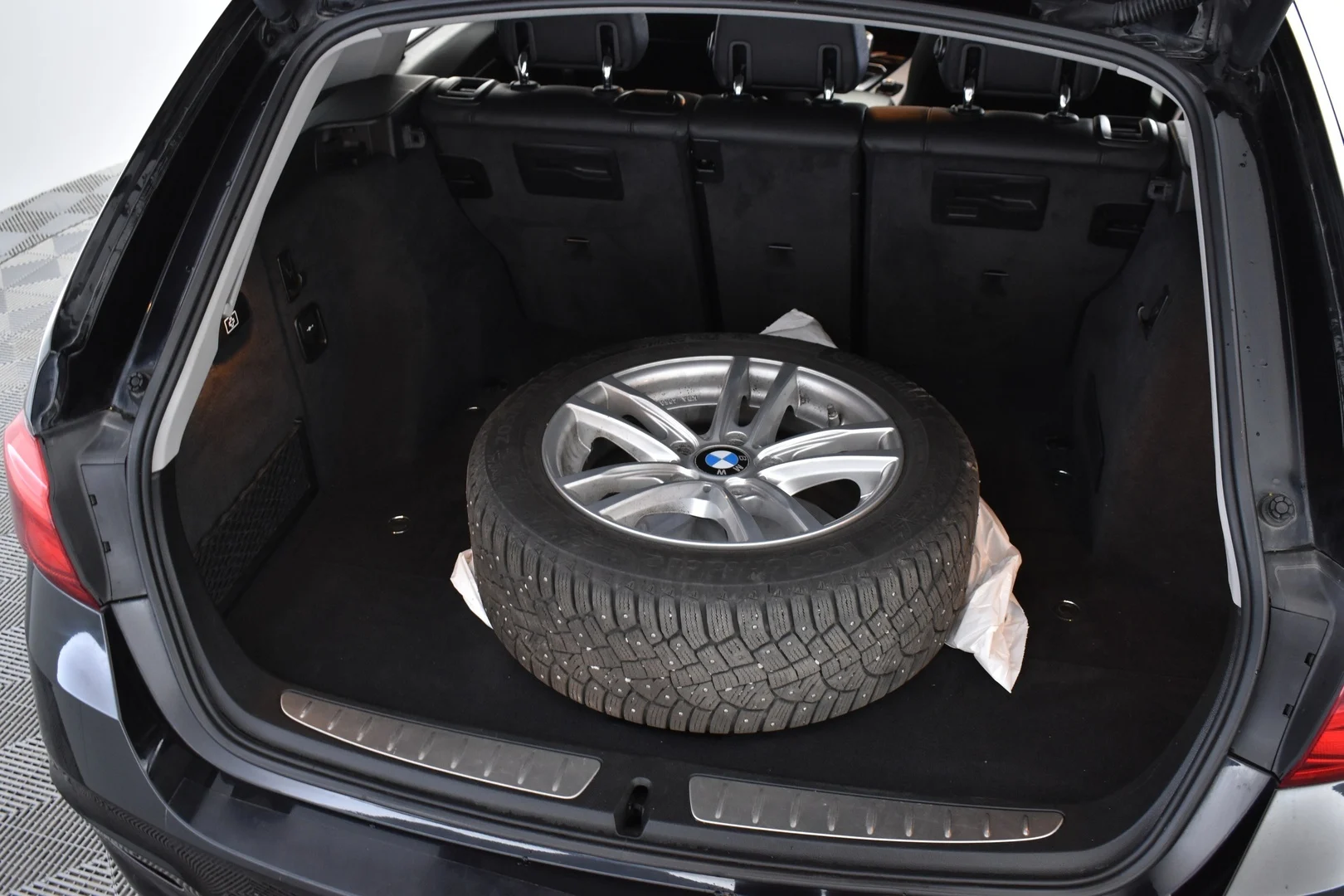 Car Image - dz4it0se5Bb8LO6S9mccU