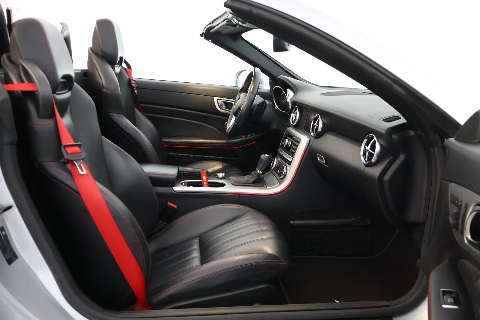 Car Image - 4Cq0nqQN7TJqF3j85quyHQ