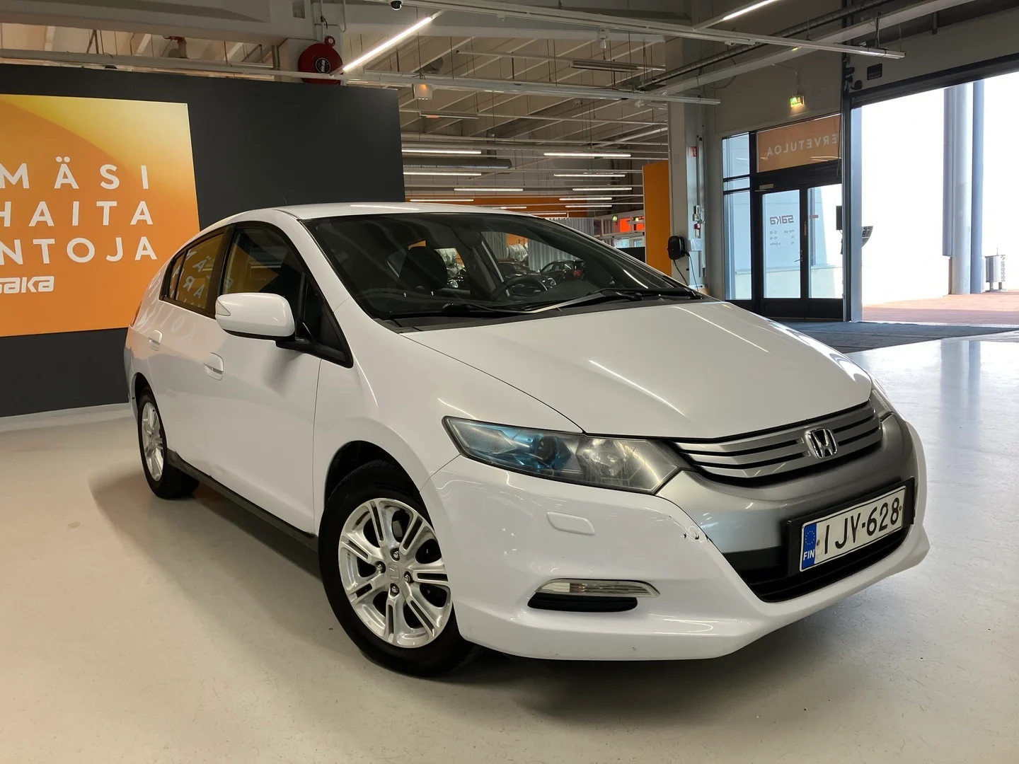 Car Image - 7vzN0IjNXw4KY6N8hbqsdC