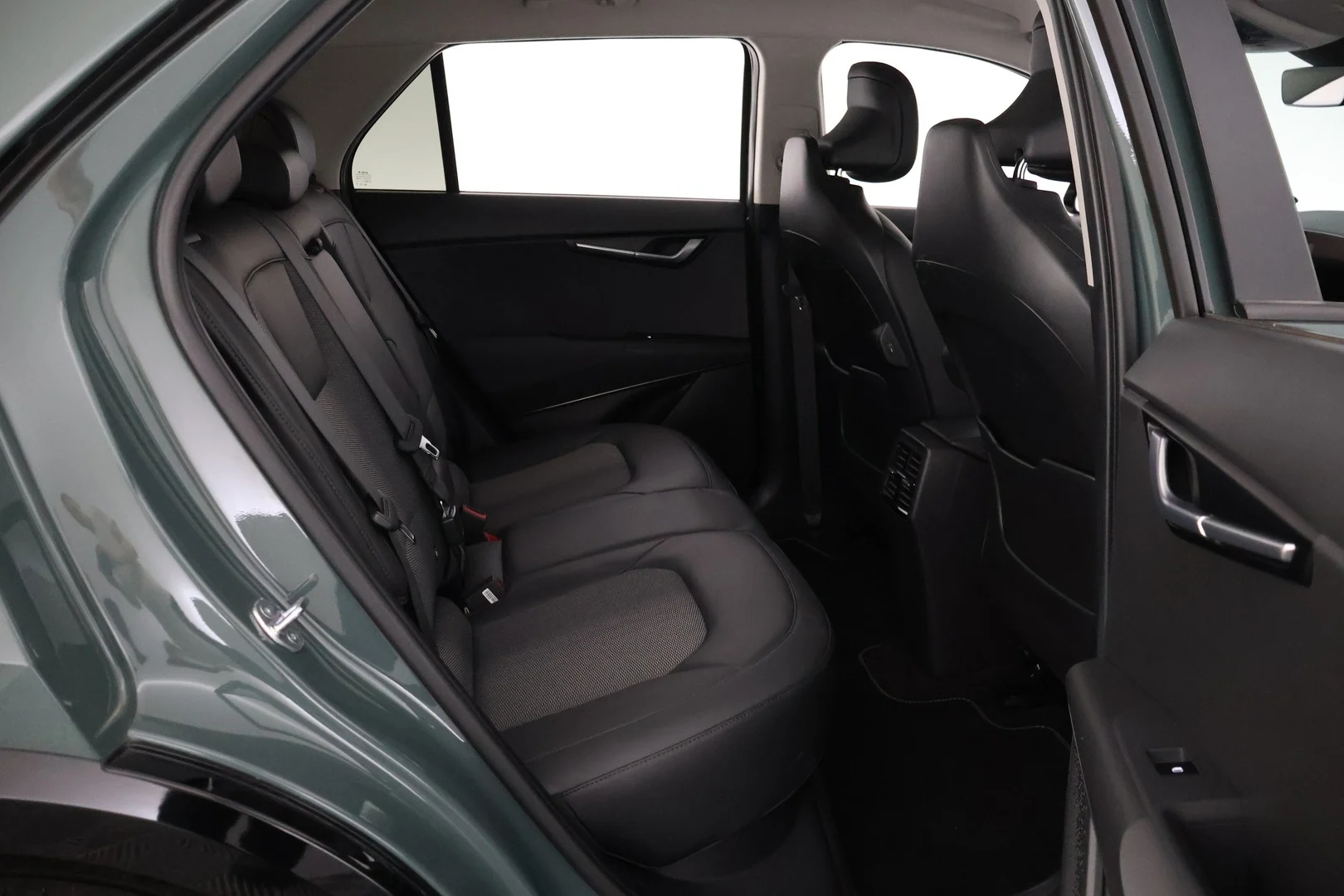Car Image - 3jfgTCZzN1HKSaAFBK8vmn