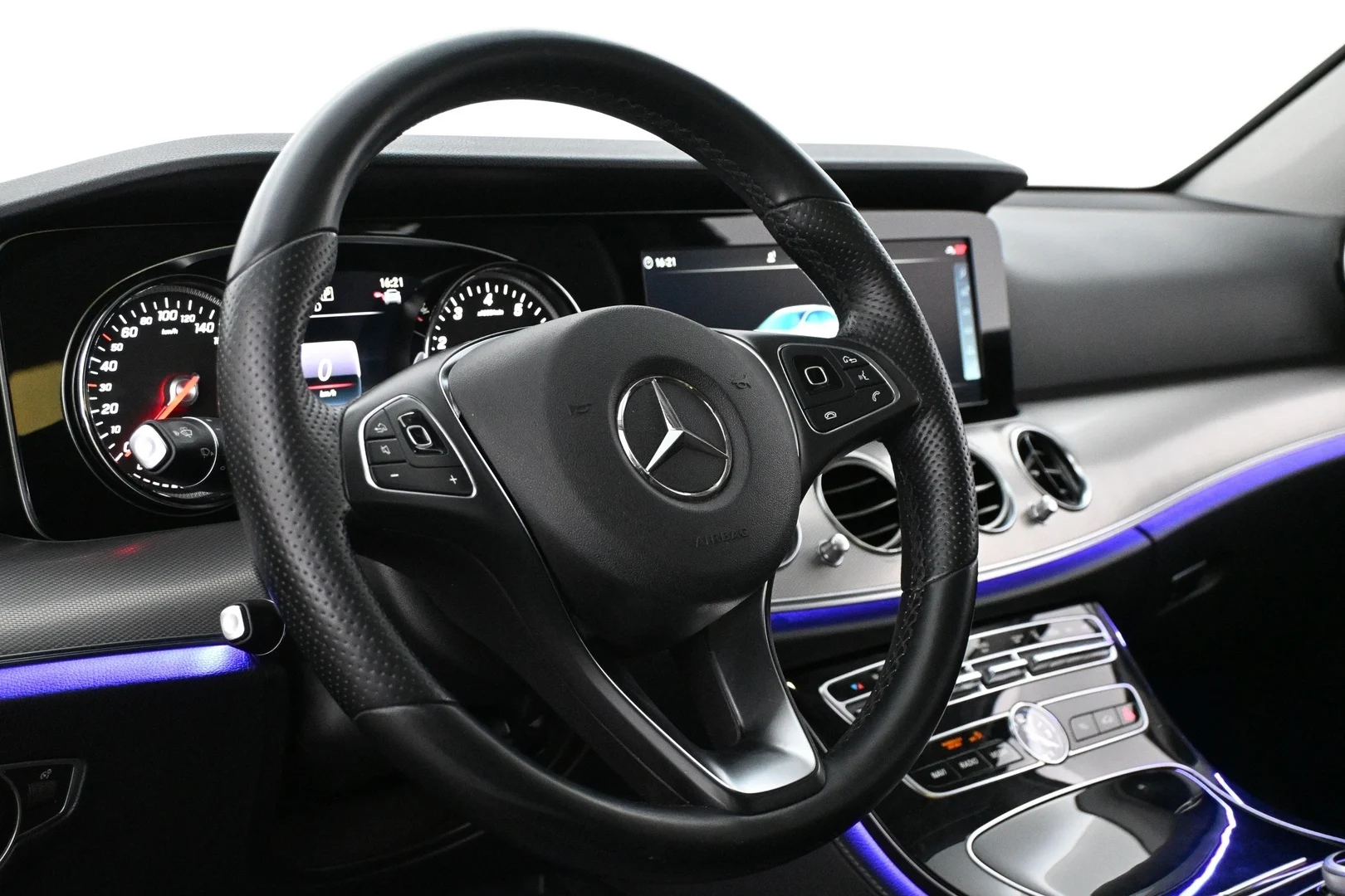 Car Image - 4NYE7sFZ4GDdPnejP6epU2