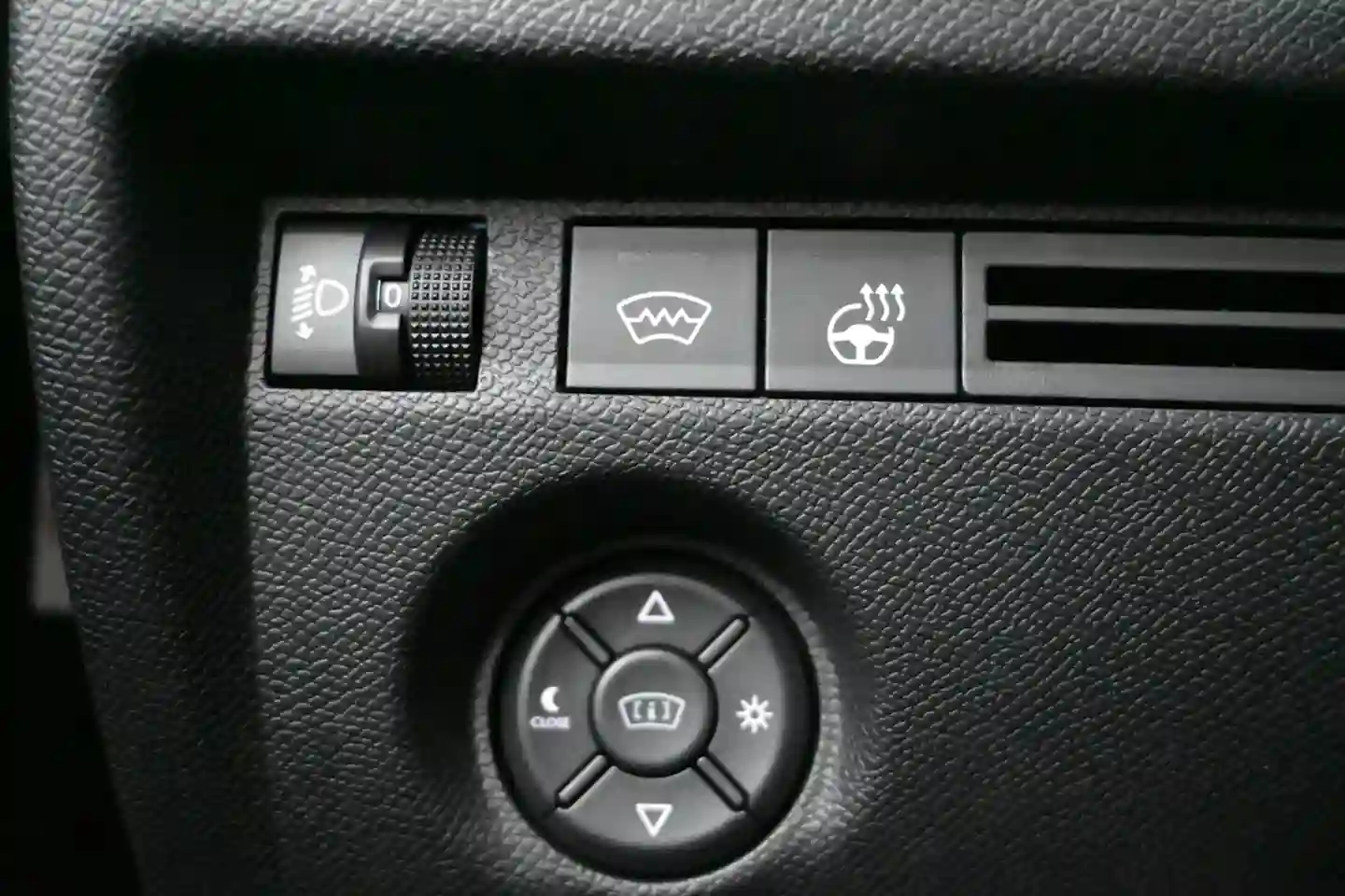 Car Image - 1tarEJNeGFkJuG7siqoVtU