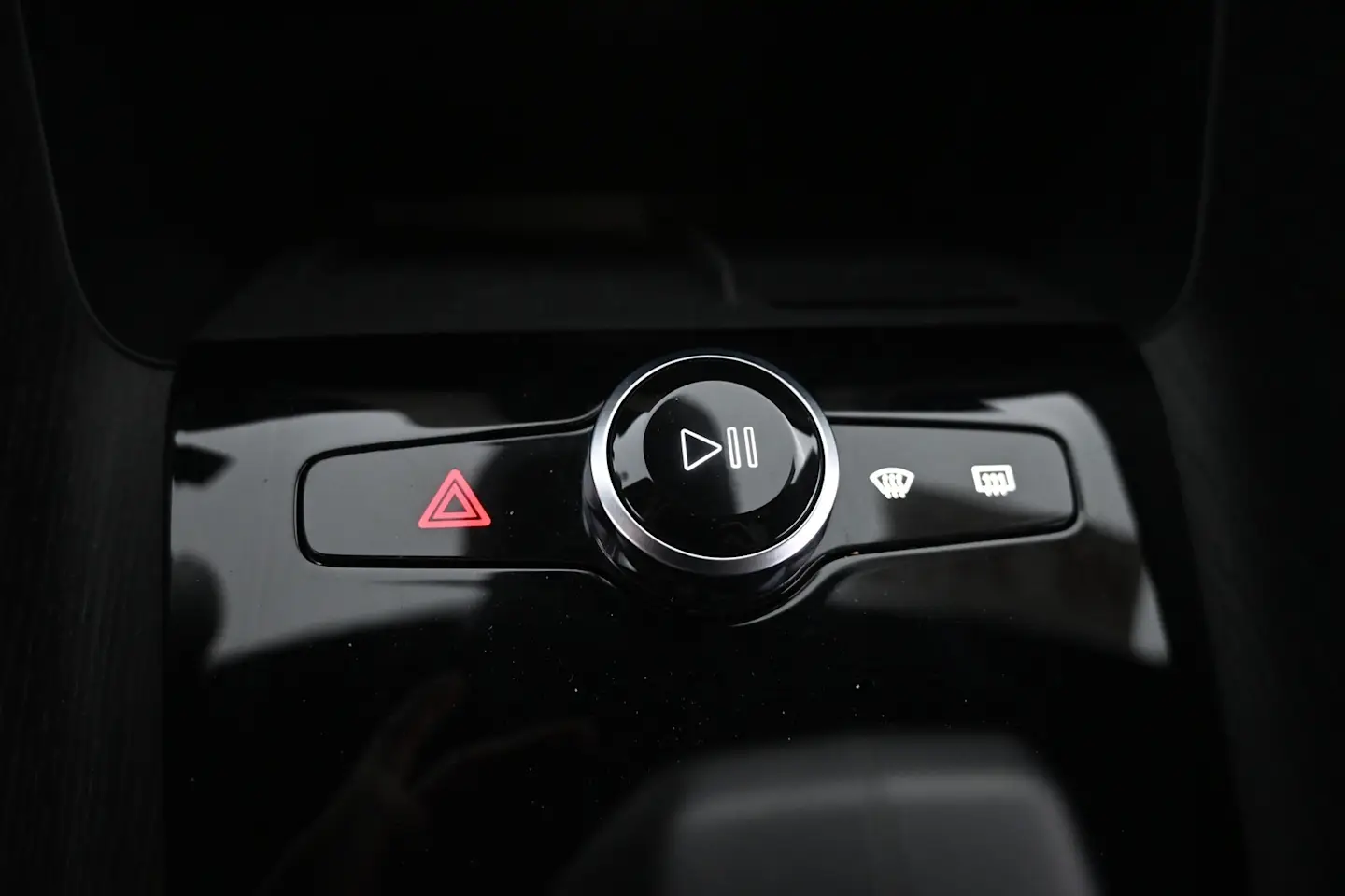 Car Image - 1LzhR75lq3iowIiMkKJmlZ