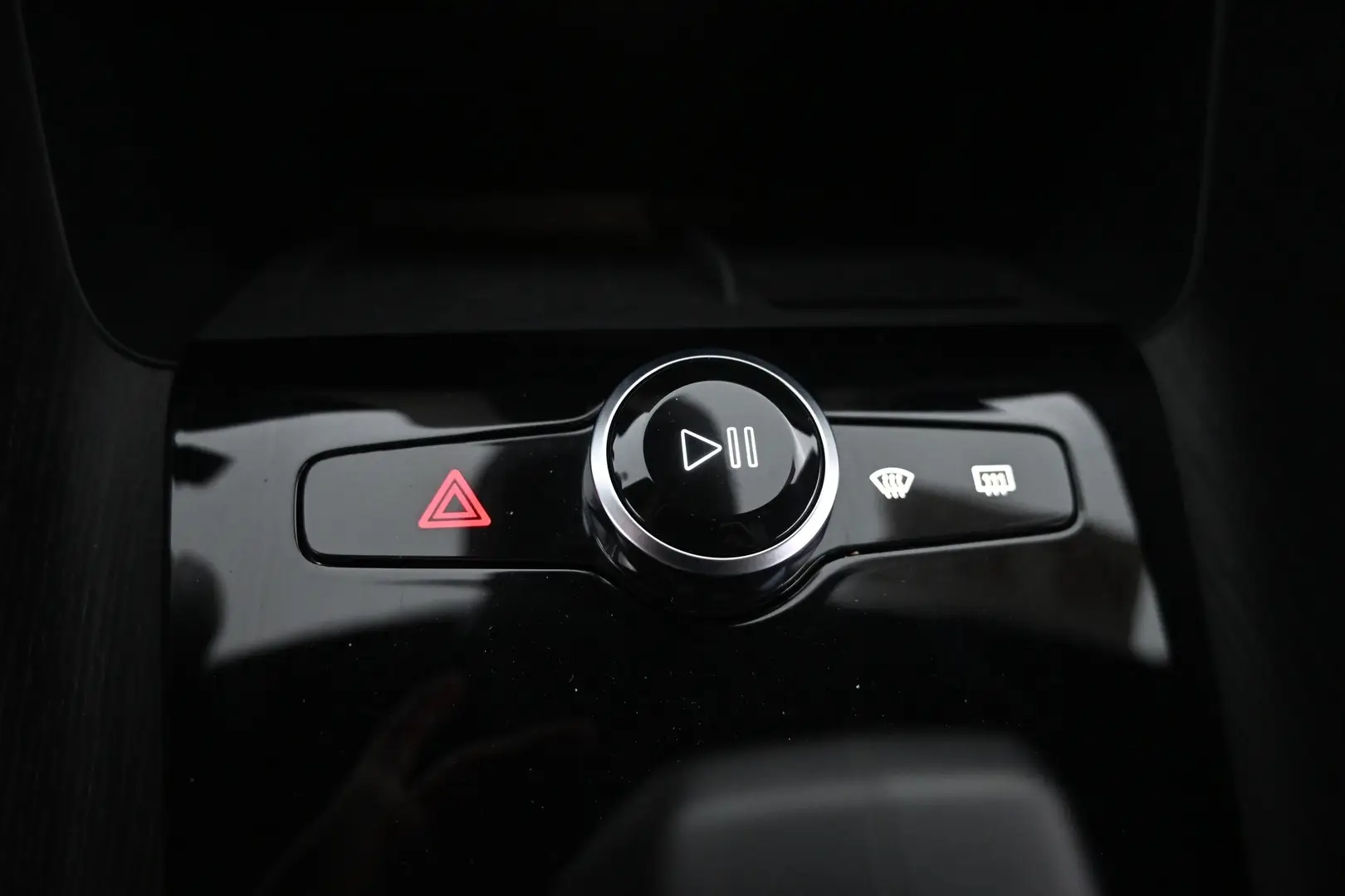 Car Image - 1LzhR75lq3iowIiMkKJmlZ