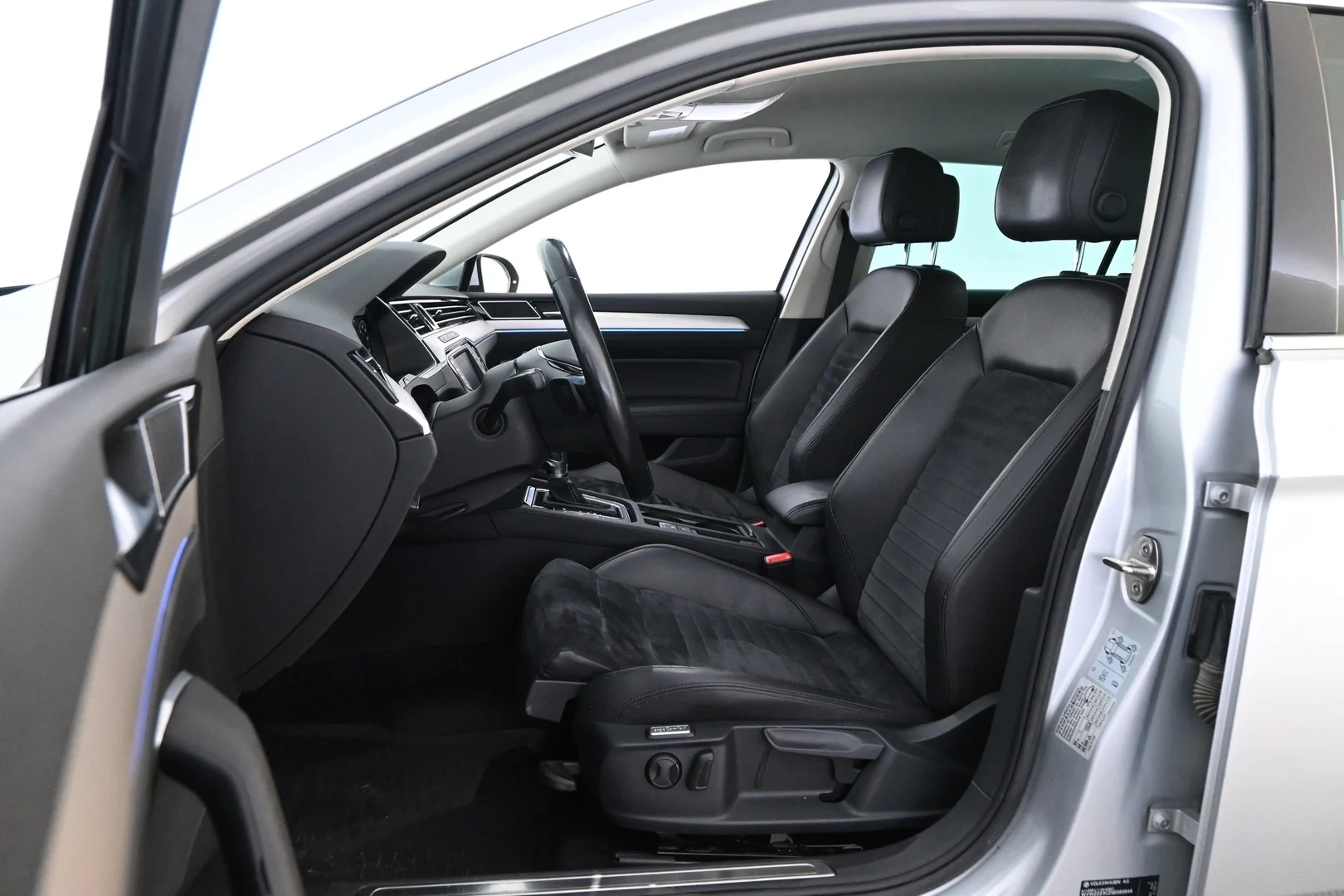 Car Image - 5k4wXC2en3YcCpwik1LVqj