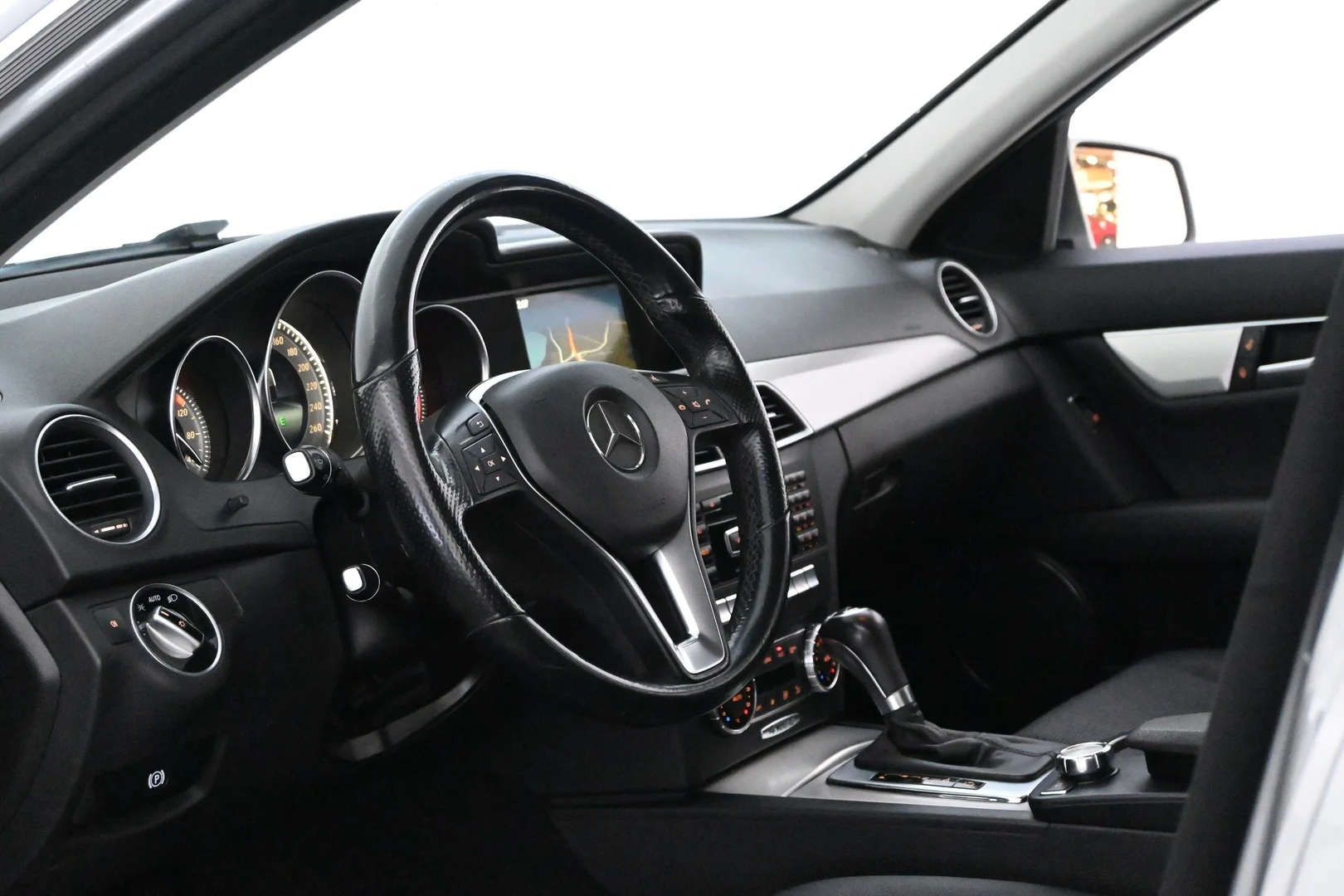 Car Image - 29jZeqoKTEm3j8nBN5vtSs