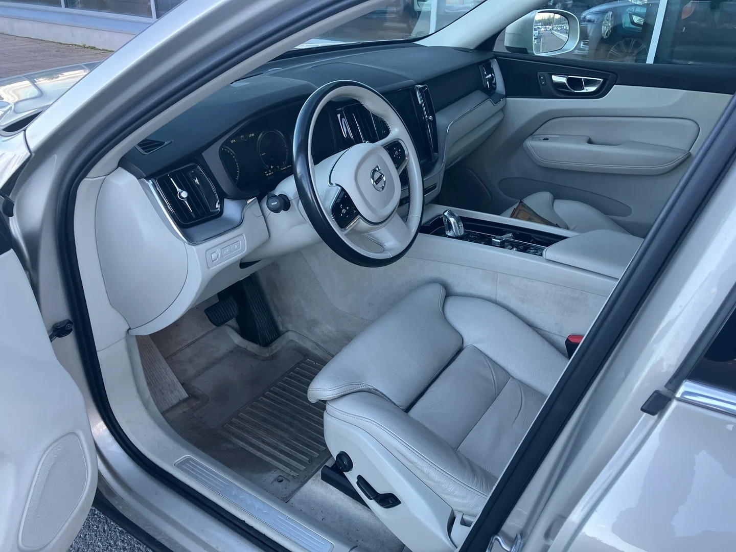 Car Image - 3zZRtmm0wdobN78auocQp6