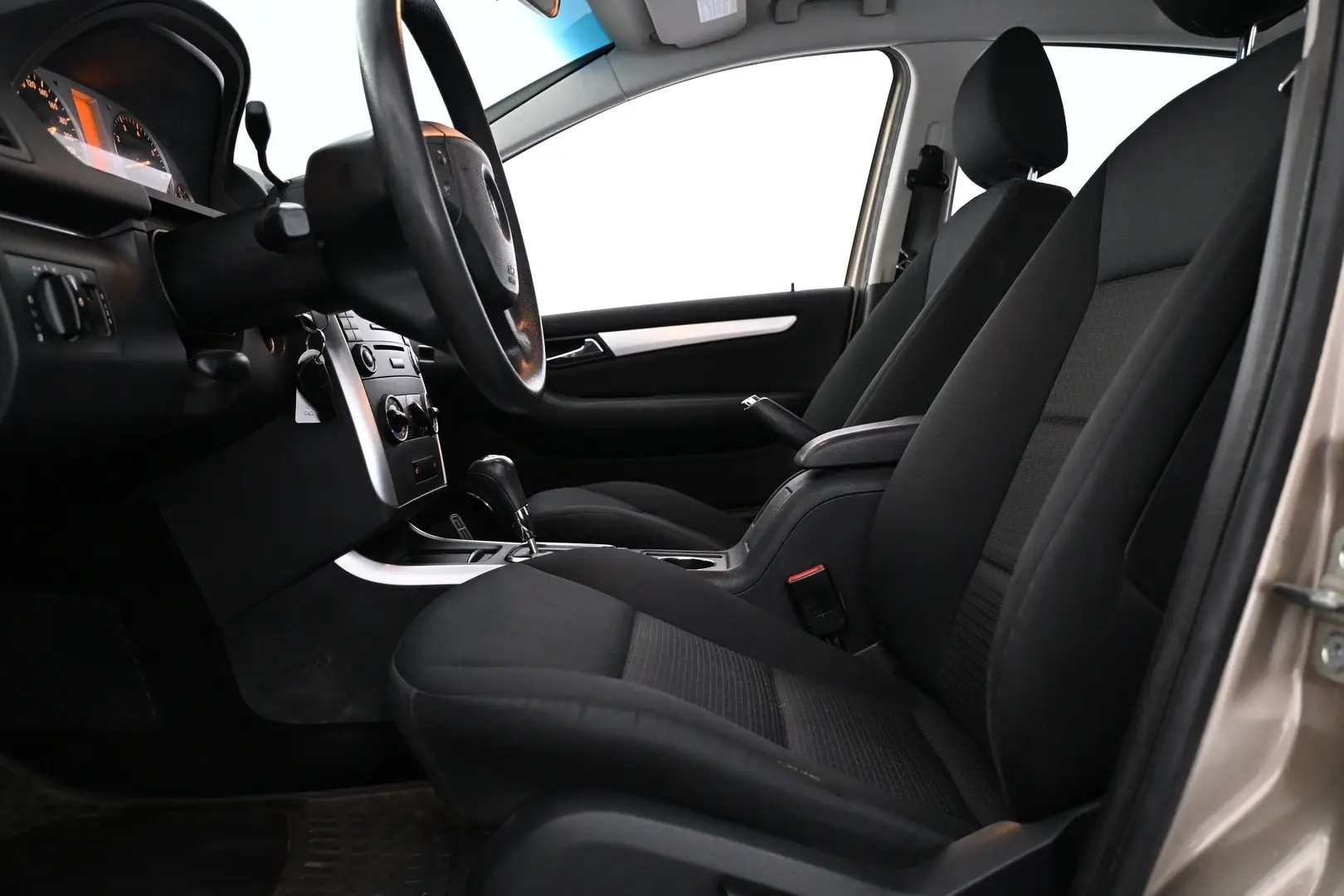 Car Image - 3Cvzmnow5i3lsEHQVLvGGx