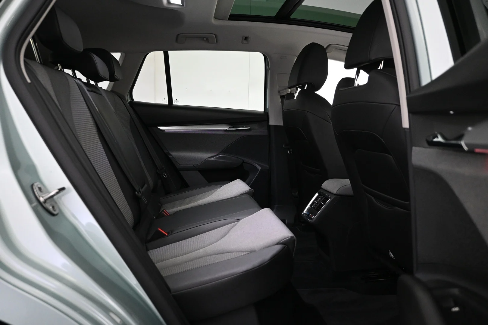 Car Image - 15QRHDjfimgdplG0C3CbiK