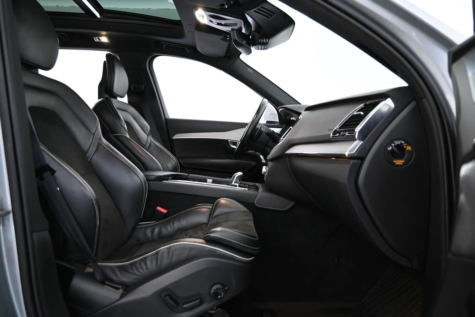 Car Image - 5ACxlMRar1ngQcUWXkAskR