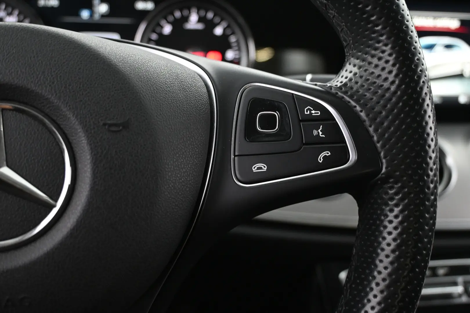Car Image - 4ycieKp5HddTie2lj6d9zV