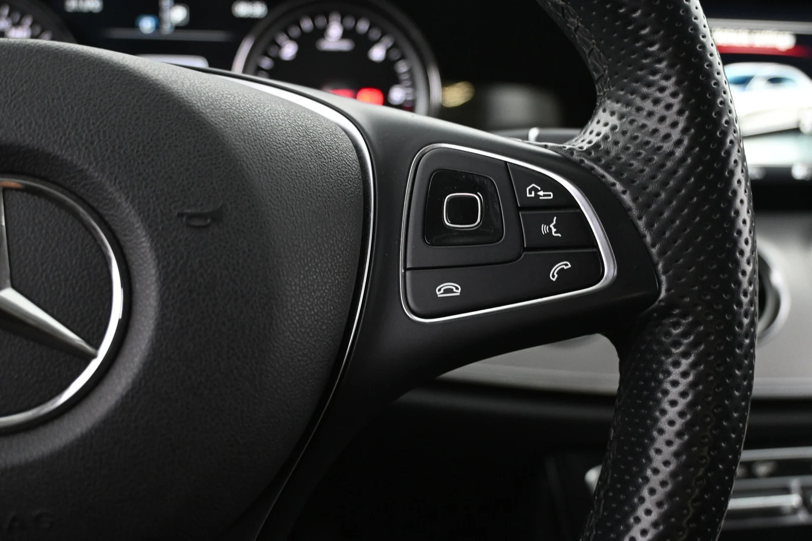 Car Image - 4ycieKp5HddTie2lj6d9zV