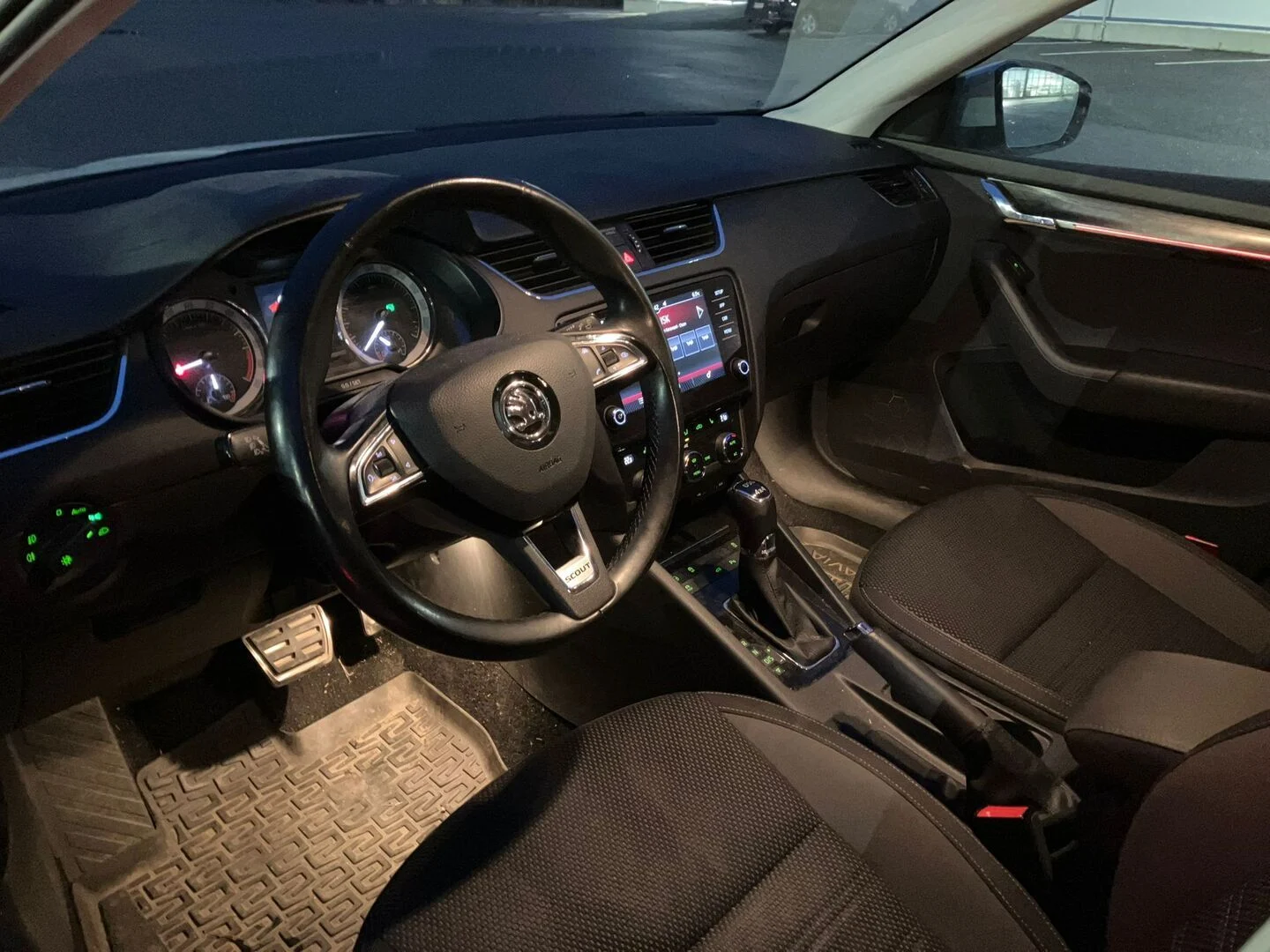 Car Image - 7tTMmZlmiL8BfltC2rm14x