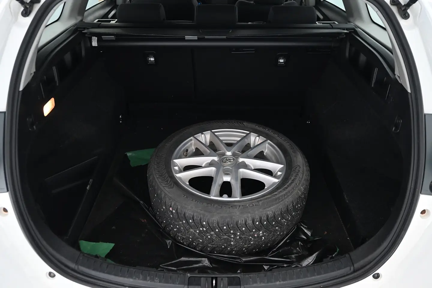 Car Image - 1YJoG7vlChOuRUp4UGqs9